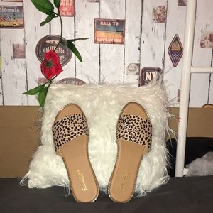 🌻2/$30 Animal Print Sandals
